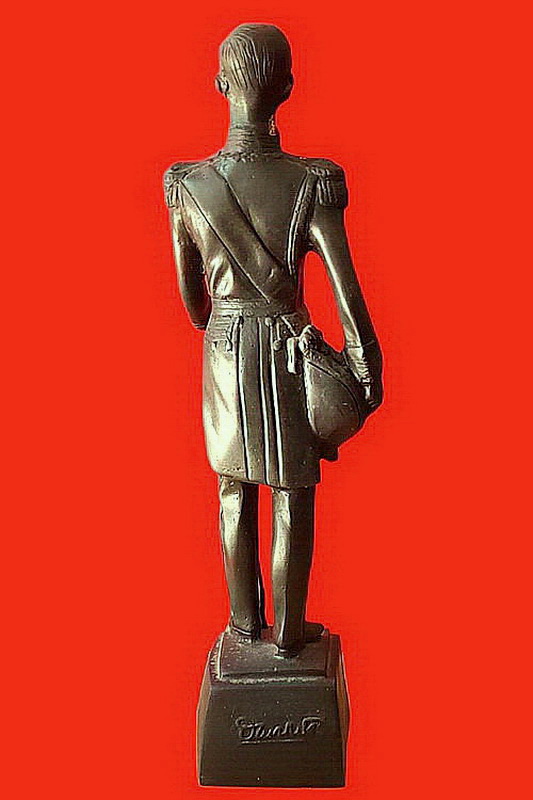 รูปหล่อบูชากรมหลวงชุมพรเขตอุดมศักดิ์ สูง 13 นิ้ว สวยมากค่ะ