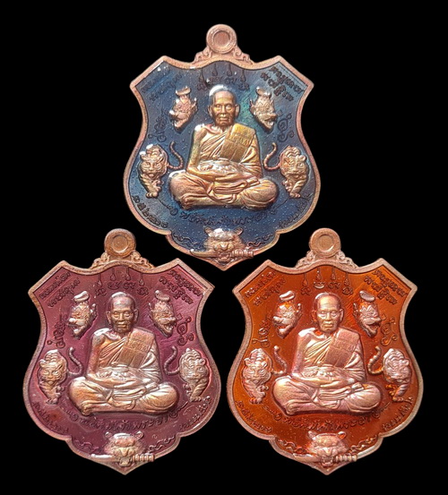 เคาะแรกแดง..พยัคฆ์เจ้าพระยา ๖๓..ทองแดงมันปูลงยา ๓ เหรียญ..ล.พ.พัฒน์ วัดห้วยด้วน นครสวรรค์ / ส่ง ems