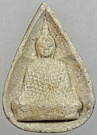 พระแก้วมรกต เนื้อผง หลัง ภปร. ปี 2530 พิธีมหาพุทธาภิเษก ณ พระอุโบสถ์ วัดบวรนิเวศวิหาร และ วัดพระศรีร