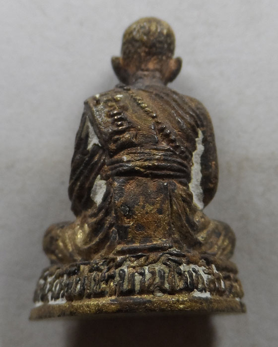 รูปหล่อหลวงปู่เขียน ปุญญกาโม สำนักสงฆ์ป่าช้าบ้านโพนสิน จ.อุบลราชธานี รุ่นชนะมาร ปี๒๕๕๘