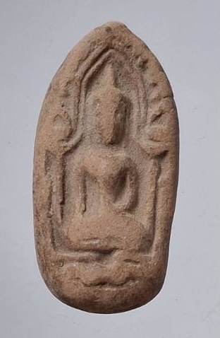 พระขุนแผนไข่ผ่าซีก พิมพ์เล็ก หลวงพ่อดี วัดพระรูป จ.สุพรรณบุรี เนื้อดินเผา ยุคต้นๆ