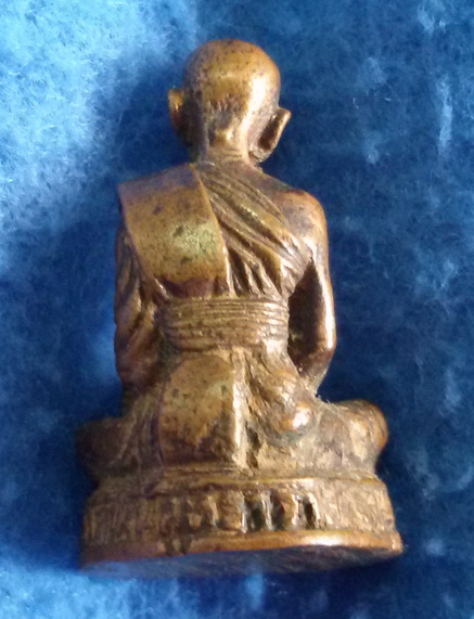 รูปหล่อหลวงพ่อเกลี้ยง วัดเนินสุทธาวาส จ. ชลบุรี