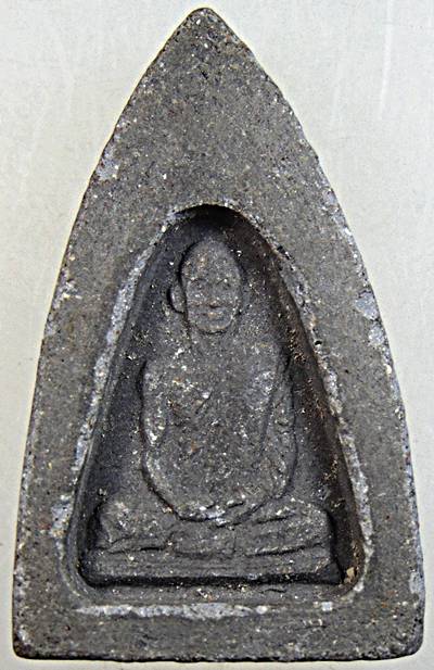 หลวงปู่ทวดหลังรูปเหมือนท่านเจ้าคุณนร เนื้อผง