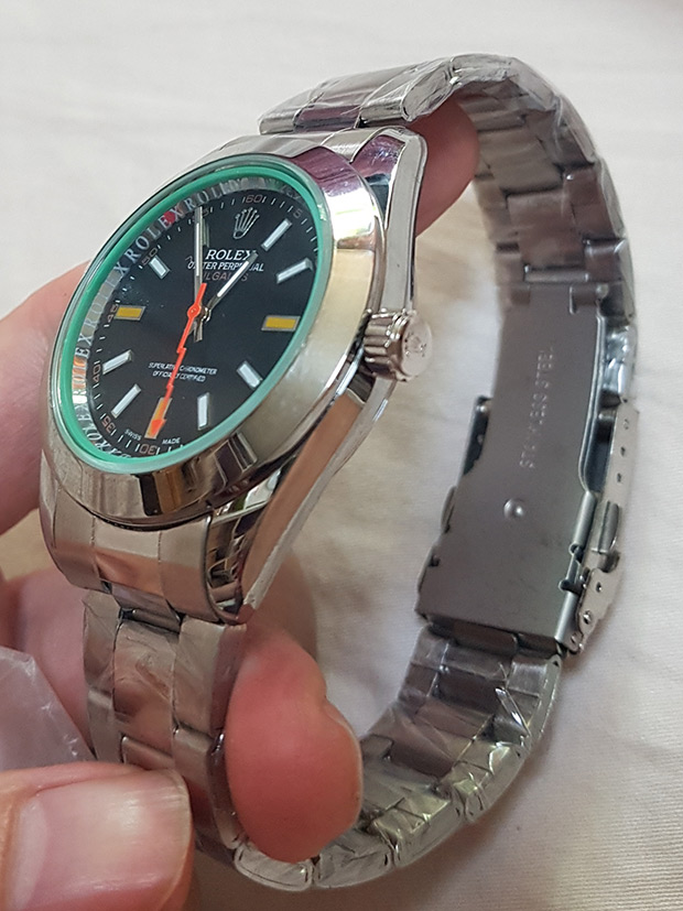 นาฬิกา rolex milgauss ของใหม่ มือ 1 ซีลหุ้มสายยังไม่ได้แกะเลย ขอบเขียว เหนี่ยวทรัพย์ ยอดนิยม ตัวเรือ