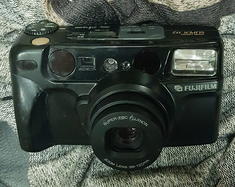 กล้อง FUJIFILM SUPER 312 Zoom Cardia   Lens 38 - 120 mm. Super EBC Fujinon บอดี้ออกแบบสวยงามตามรูปเล