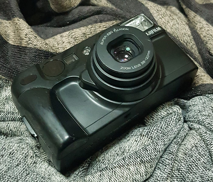 กล้อง FUJIFILM SUPER 312 Zoom Cardia   Lens 38 - 120 mm. Super EBC Fujinon บอดี้ออกแบบสวยงามตามรูปเล