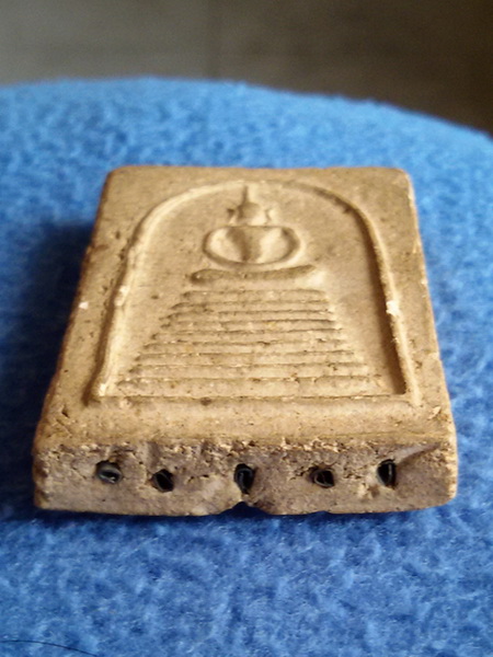 พระสมเด็จฐานเก้าชั้น หลวงพ่อลมูล วัดเสด็จ จ. ปทุมธานี