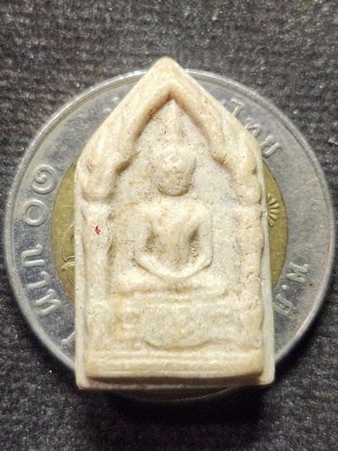 วัดพระพุทธบาท สระบุรี พระผงประจำวันพุทธ เนื้อผงน้ำมัน 2525 