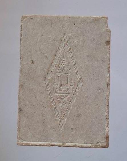 พระผงพระพุทธชินราช วัดพระศรีรัตนมหาธาตุวรมหาวิหาร จ.พิษณุโลก รุ่นเสาร์๕ ปี2536 (ทาทอง มีกระเทาะ)