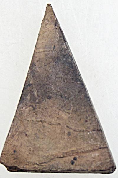 ๒๐ พระพิมพ์นางพญา เนื้อดิน