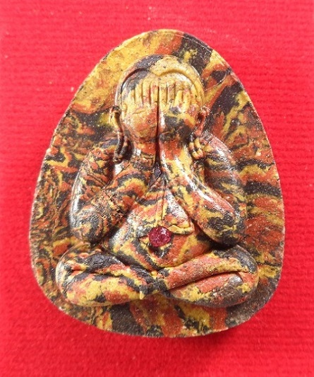 พระผงปิดตาพิมพ์ใหญ่ หลวงปู่โต๊ะ ออกวัดถ้ำสิงโตทอง จ.ราชบุรี เนื้อก้นครก ฝั่งพลอย ปี ๒๕๖๕ สวยครับ