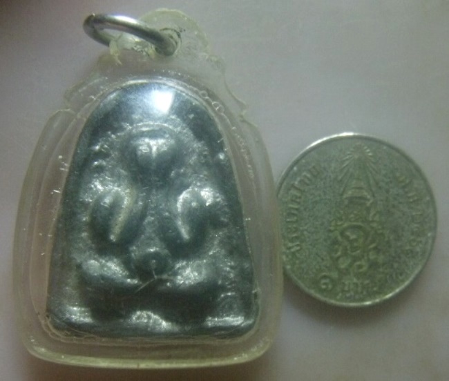 **เบา​ๆ​**พระปิดตามหาลาภ เนื้อชินตะกั่ว ขึ้นไขปรอท เก่า เนื้อจัด**เลี่ยมสวยพร้อมใช้ เชิญชมครับ