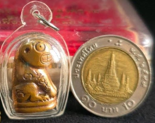 เสือหลวงพ่อสมชาย วัดปริวาส จ.กรุงเทพฯ ปี ๒๕๕๕ รุ่นสร้างอุโบสถ เลี่ยมพลาสติกพร้อมใช้ สวยครับ