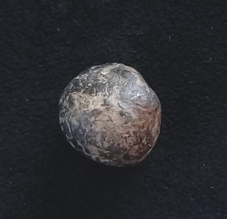 ลูกอมผงพุทธคุณ หลวงปู่ยิ้ม วัดหนองบัว กาญจนบุรีครับ ลูกอมผงจุ่มรัก สวย สมบูรณ์ หายาก แห้ง เก่าครับผม