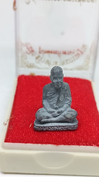 รูปหล่อเนื้อตะกั่วอวนรุ่นแรก หลวงพ่อเกตุ วัดเกาะหลัก จ. ประจวบคีรีขันธ์ ปี 2527 