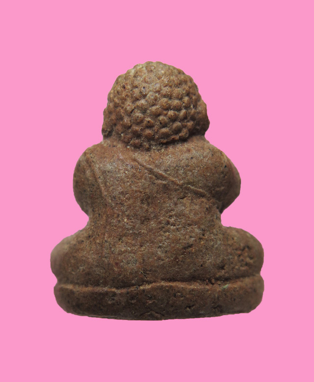 พระปิดตาลอยองค์เนื้อผงยา