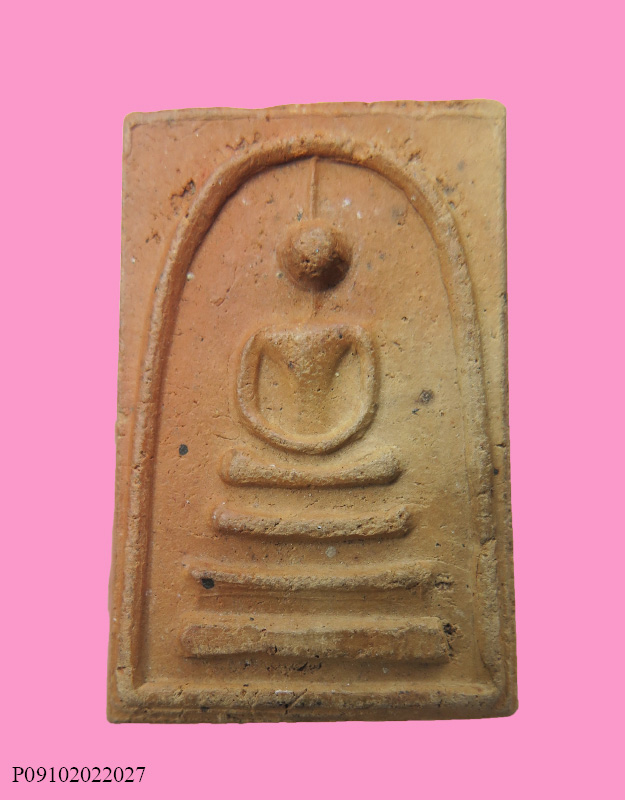 สมเด็จเนื้อดิน มีเล็บจิกด้านหลัง