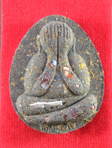 พระปิดตาจัมโบ้ปลดหนี้ หลวงปู่บุดดา วัดป่าใต้พัฒนาราม จ.สระแก้ว เนื้อผงสีดำฝั่งตะกรุดเงิน สวยครับ