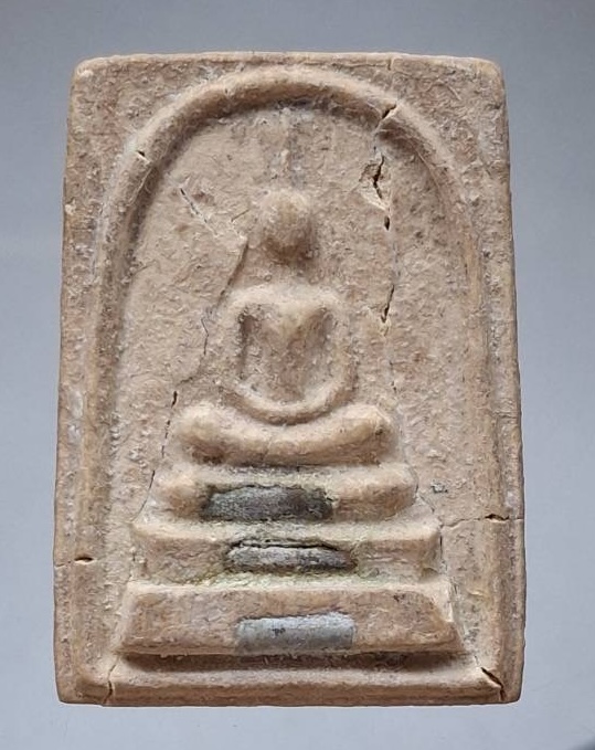 พระสมเด็จฝังตะกรุด หลวงพ่อคูณ วัดบ้านไร่ จ.นครราชสีมา (พระลานทั้งองค์)