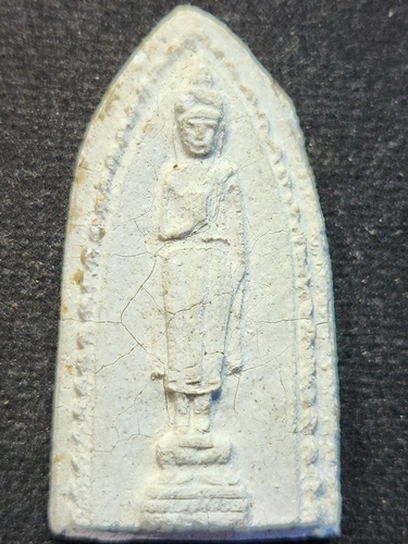  วัดนครชื่นชุ่ม  นครปฐม พระผงพิมพ์พิมพ์ประทานพร ๒๕๐๙ ผสมผงเก่ากรุบางขุนพรหม