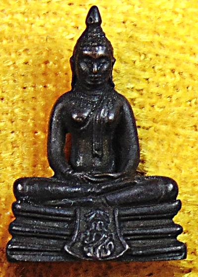 รูปหล่อหลวงพ่อโสธร รุ่นสมาคมชาวฉะเชิงเทราสร้าง