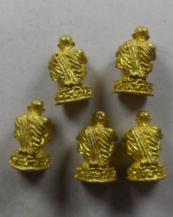 รูปหล่อ (จิ๋ว) หลวงพ่อคูณ วัดบ้านไร่ จ.นครราชสีมา (๕ องค์) ชุดที่ ๔