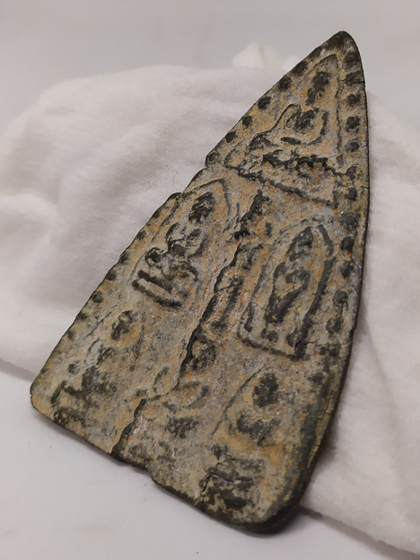 N พระเนื้อชิน สวยแปลกดีครับ มีอายุ ขนาดใหญ่พอควร ไม่ทราบที่ครับ