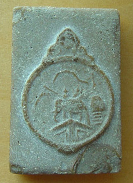 N หลวงพ่อเก็บ สมเด็จวัดดอนเจดีย์ สุพรรณบุรี ปี ๒๕๑๘ เนื้อผงน้ำมัน