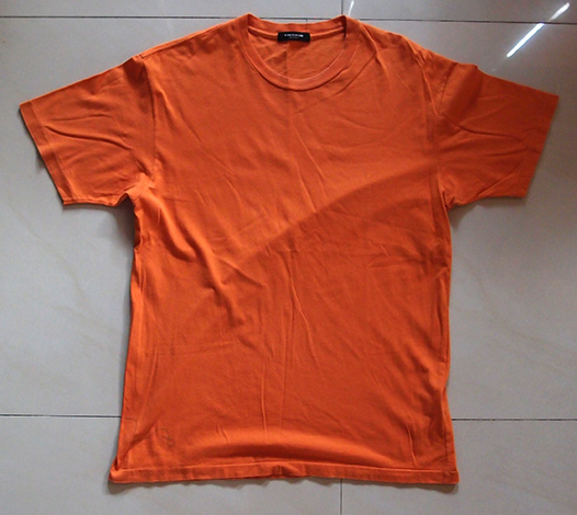 เสื้อเกรย์ฮาวด์ PLAYHOUND สีส้ม by GREYHOUND แบรนด์ดัง ข้างเสื้อช่วงเอวเป็นลายเส้นโลโก้ GREYHOUND