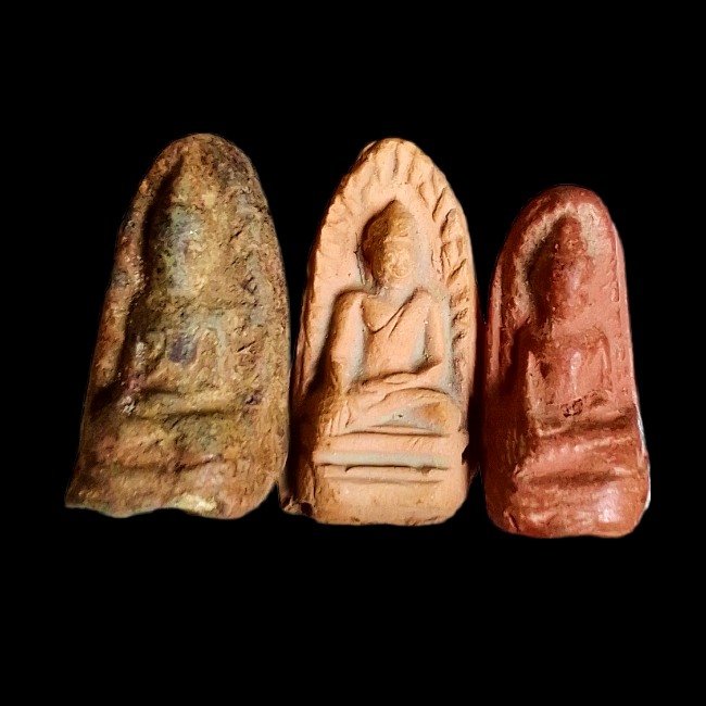 🙏 พระรอด ([3 รายการ ])  พระแท้ ..... ไม่ทราบที่.