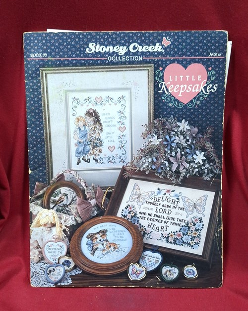 (ปิด49-) หนังสือวิธีการถักเดินลายเส้น 21.5x27.5 ซ.ม. (สภาพมือ2)