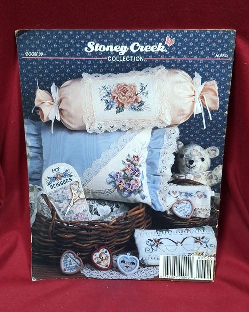 (ปิด49-) หนังสือวิธีการถักเดินลายเส้น 21.5x27.5 ซ.ม. (สภาพมือ2)