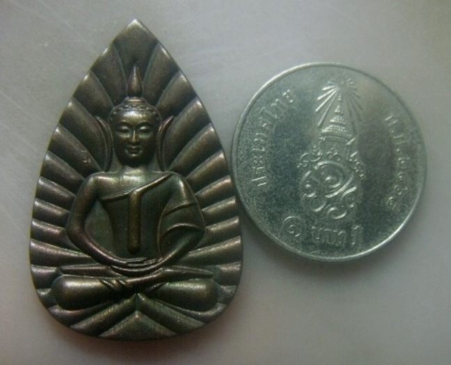 **เบาๆ**เหรียญพระพุทธพิมพ์กลีบบัว วัดบวรมงคลราชวรวิหาร (วัดลิงขบ) กรุงเทพฯ**หลังยันต์ สวยๆ
