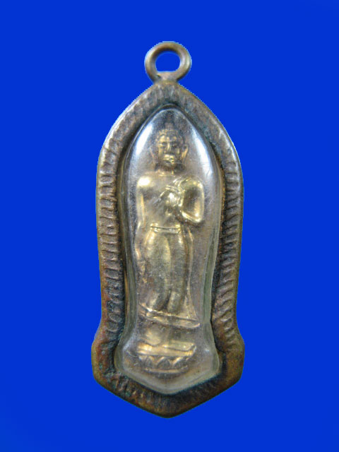 $ เหรียญพระพุทธลีลา หลังนางกวัก พระแท่นดงรัง ปี ๒๕๑๖ เลี่ยมเดิม เคาะเดียวครับ