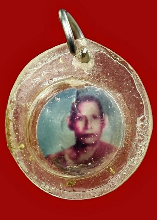 ลูกอม+รูปพระเกจิ ไม่ทราบที่