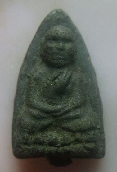 **เบา​ๆ​**หลวงปู่ทวดเนื้อว่าน พิมพ์ใหญ่ หลังฝังพลอย เก่าๆ ไม่ทราบที่**ไขว่านขึ้นสวยๆ เชิญชมครับ