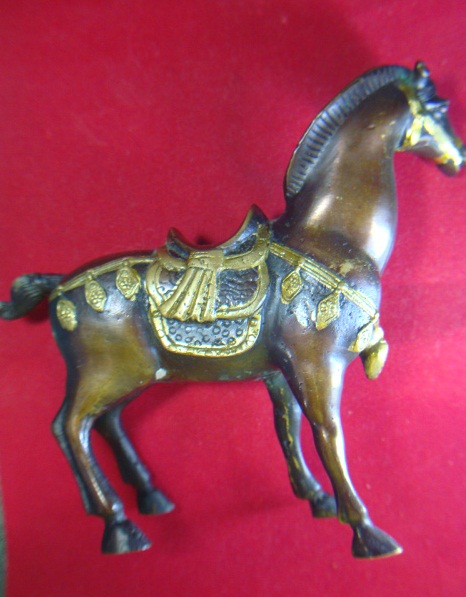 ม้าอาชานัยนำโชค เนื้อทองเหลืองงานเก่า ยาว 7 นิ้ว