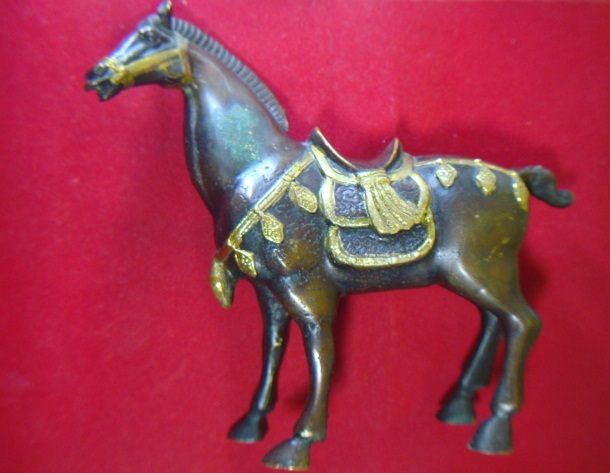 ม้าอาชานัยนำโชค เนื้อทองเหลืองงานเก่า ยาว 7 นิ้ว