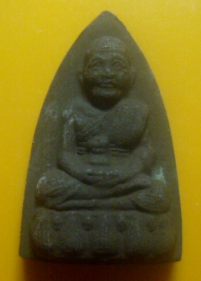 **เบา​ๆ​**หลวงปู่ทวด วัดช้างให้ หลังยันต์ เนื้อแร่เหล็กน้ำพี้**สวยๆ เชิญชมครับ