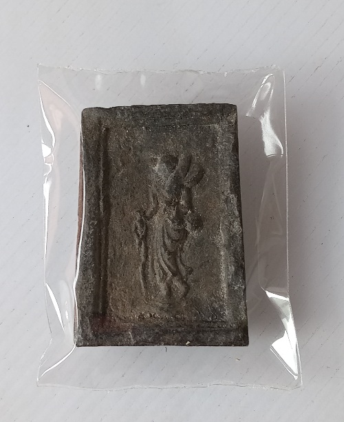 พระผงนางกวักหลังพระสิวลีไม่ทราบที่