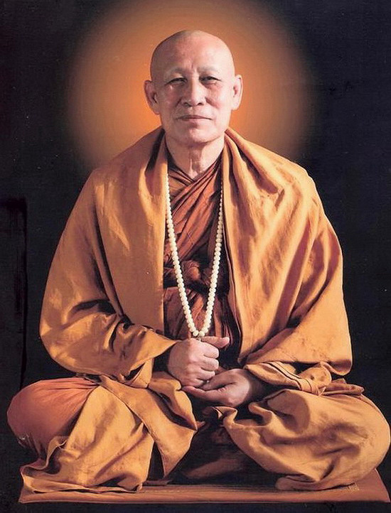 พระผงกำลังฤทธิ์ 500 อรหันต์ หลวงตาม้า วัดถ้ำเมืองนะ จ.เชียงใหม่ ปี2558 ฝังพระธาตุด้านหลัง