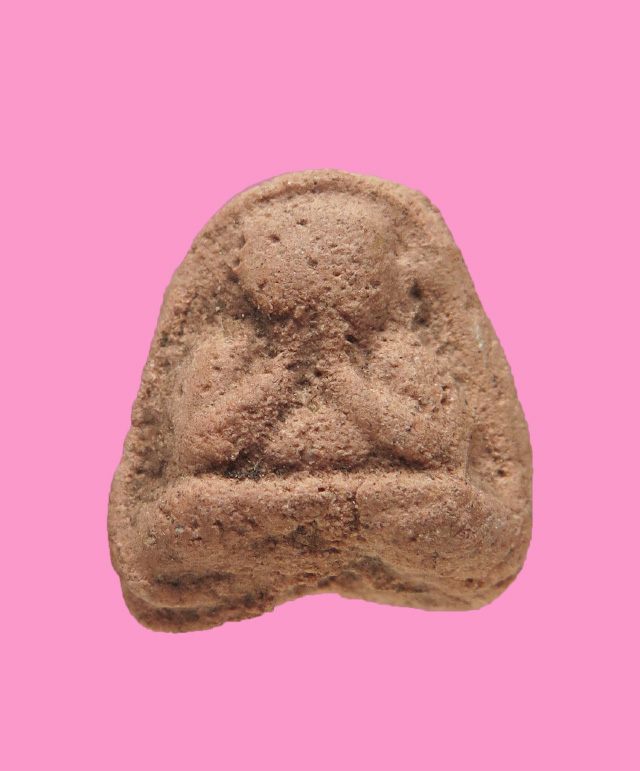 พระปิดตา เนื้อผงชมพู