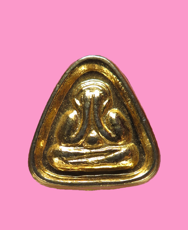 พระปิดตา กระหลั่ยทอง หลวงพ่อแช่ม วัดดอนยายหอม ปี 2529