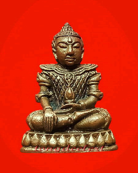 พระชัยวัฒน์ตะละกุล(พระชัยวัฒน์จักรพรรดิ์) หลวงพ่ออุตตมะ วัดวังก์วิเวการาม จ.กาญจนบุรี สวยมากค่ะ