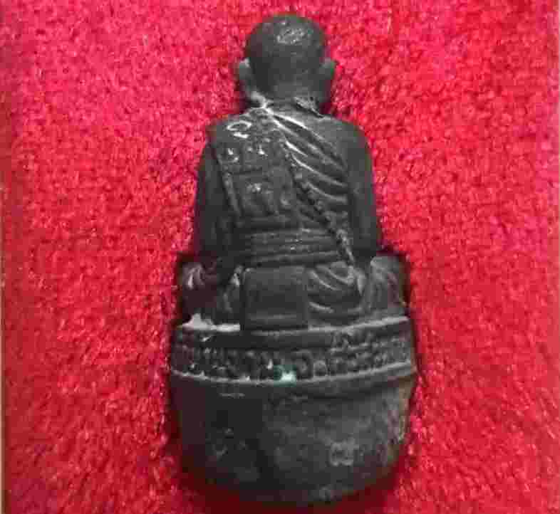 รูปหล่อเบ้าทุบ หลวงปู่หมุน ปี2556 "รุ่นพระดีศรีสะเกษ"สร้าง2,000องค์ หมายเลข1381พร้อมกล่องเดิม