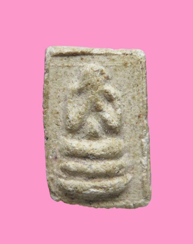 พระปิดตาพิมพ์สี่เหลี่ยม คะแนน หลังมียันต์