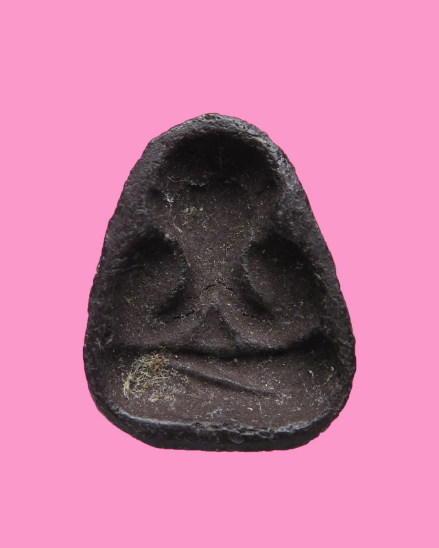 พระปิดตา หลังแบบ เนื้อผงคลุกรัก สวยๆ