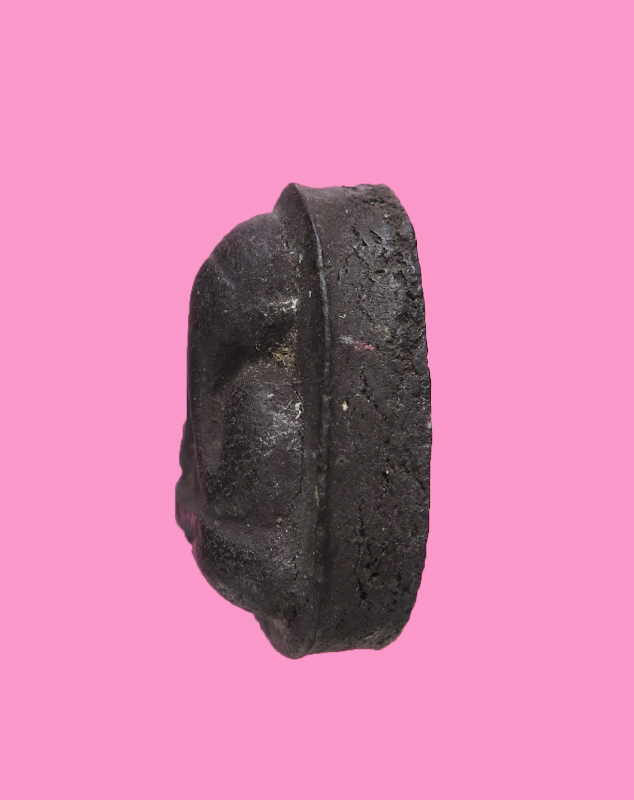 พระปิดตา หลังแบบ เนื้อผงคลุกรัก สวยๆ