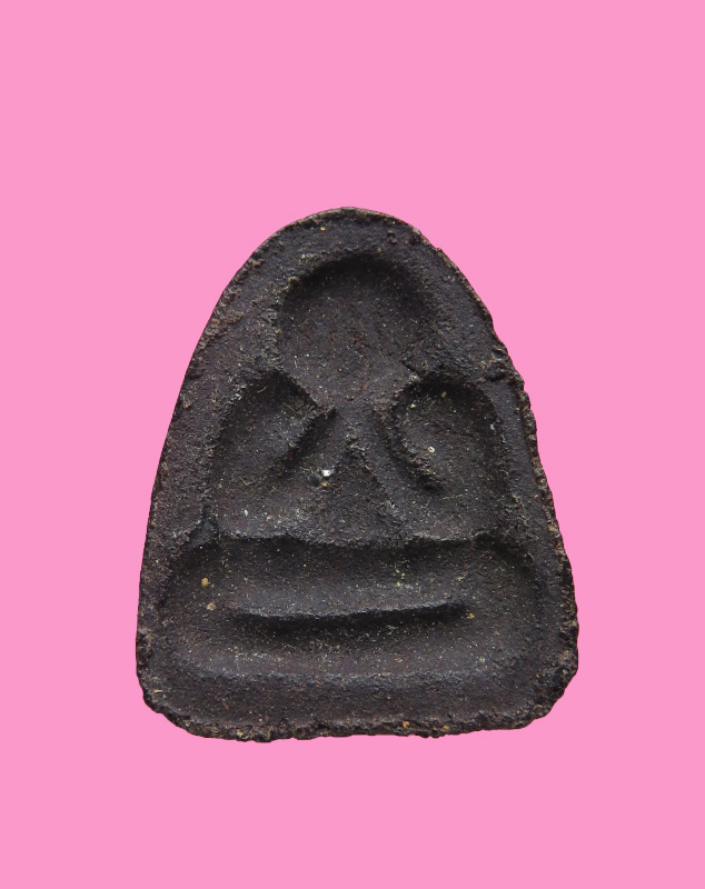 พระปิดตา พิมพ์ใหญ่ เนื้อผงคลุกรัก เจ้าคุณวิเชียร วัดเครือวัลย์ ชลบุรี