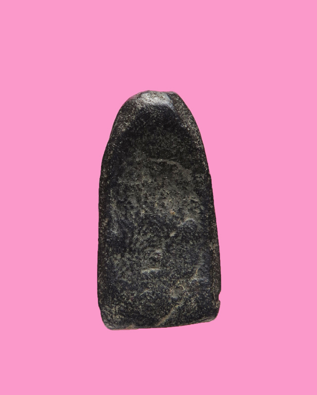 พระรอดเนื้อดำสนิท เก่า